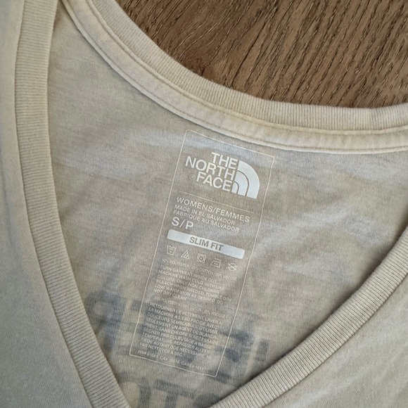 The North Face Women's Short Sleeve Cream Tee - Picture 3 of 4